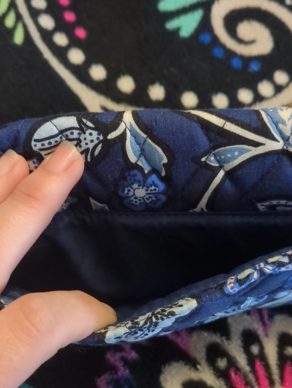 Vera Bradley Blue Floral Quilted Clutch Wallet Wristlet Tropics Tapestry - Picture 4 of 7